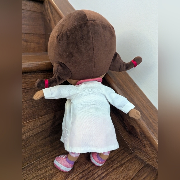 Disney Store Dottie Doc McStuffins  Plush - 12" &   3.5" Poseable Figure - Picture 6 of 8